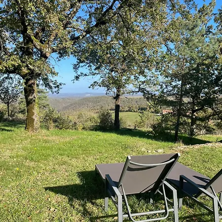 Le Des Poujades Hébergement de vacances Reilhaguet
