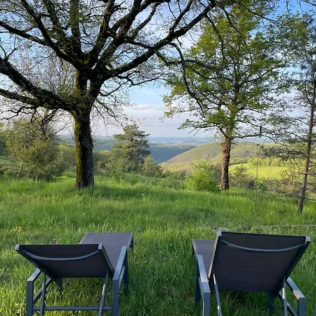 Le Des Poujades Hébergement de vacances Reilhaguet